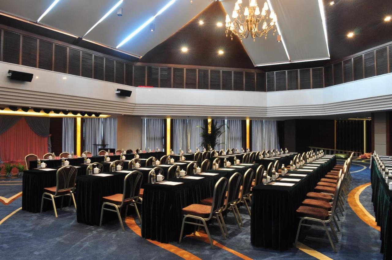 Joya International Hotel Szanja Kültér fotó